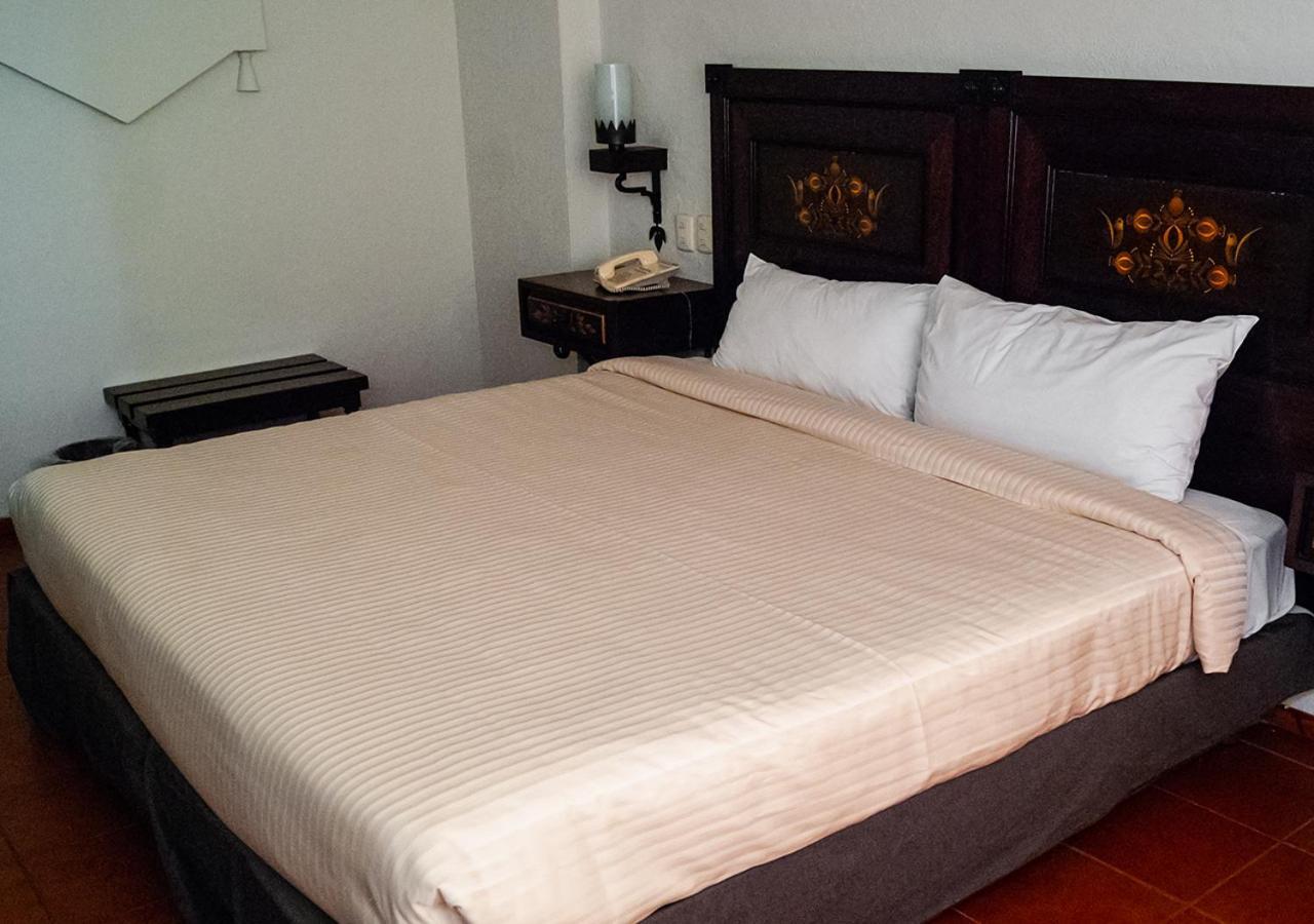 Hotel Fenix Guadalajara Room photo